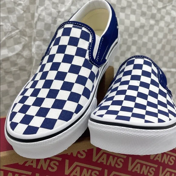 Vans Men’s Classic Slip-On
Color Theory Checkerboard
VN000BVZBYM Sneakers Beacon - Picture 6 of 16